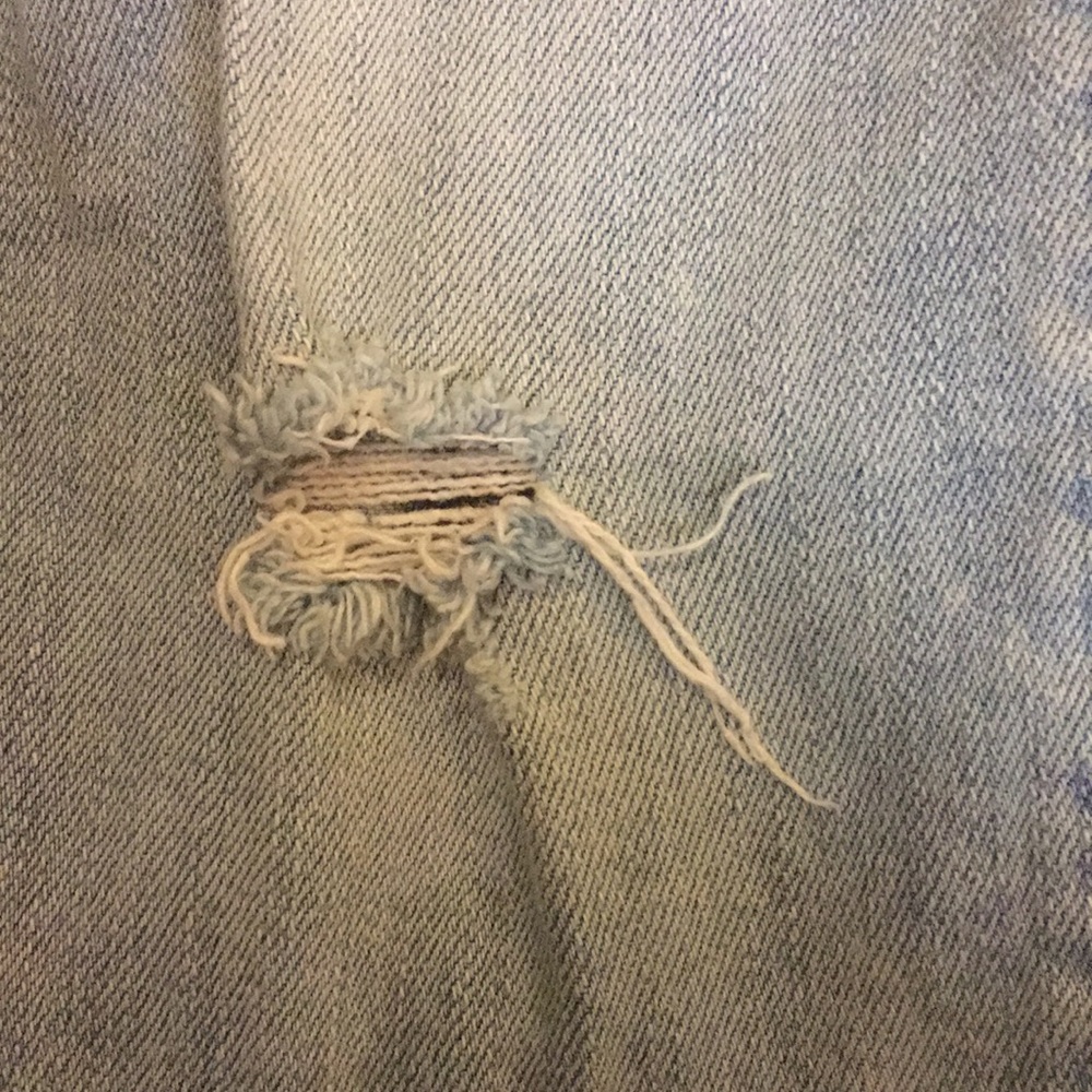 NWOT American Eagle Ripped Jeans - Picture 3 of 7